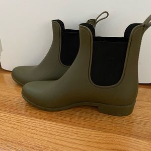Like New: Jcrew ankle rain boots. Hunter green.